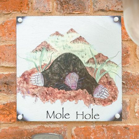Mole Hole Apartamento Towcester Exterior foto